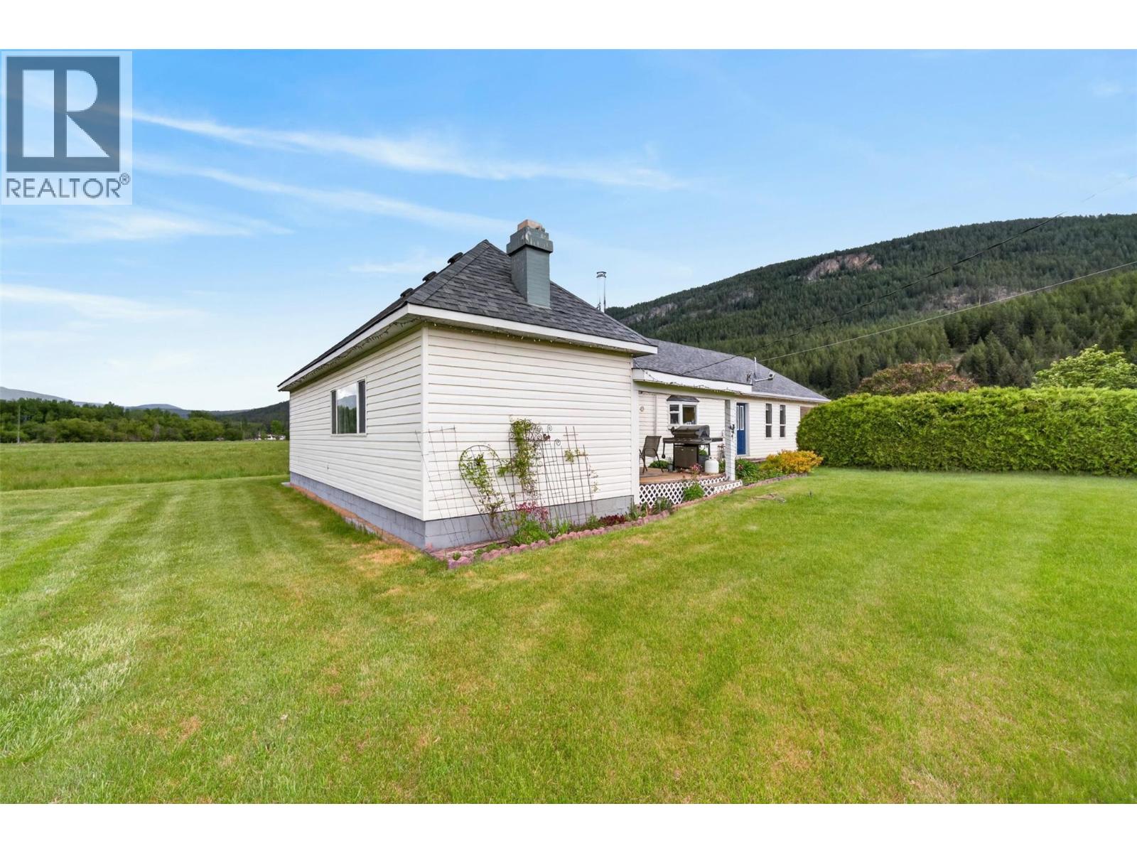 1403 Salmon River Road, Salmon Arm, British Columbia  V1E 3H3 - Photo 49 - 10387936