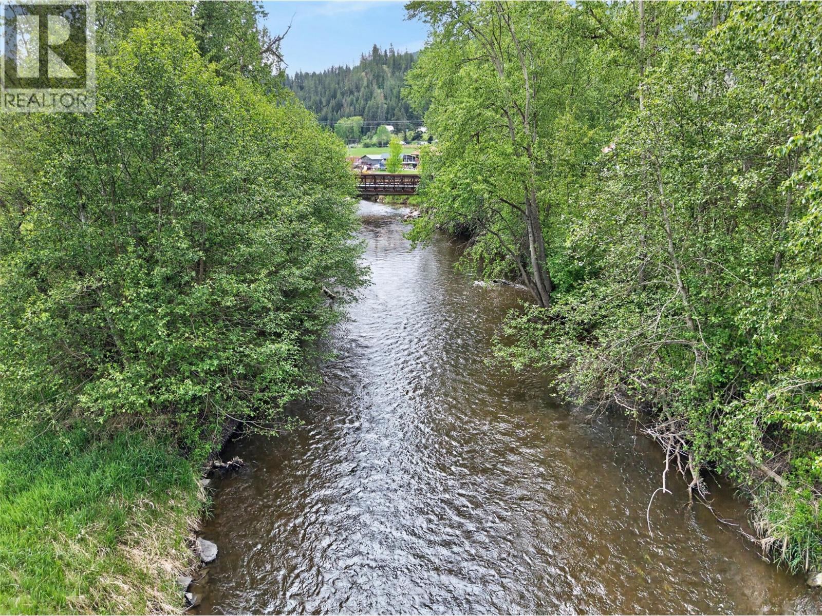 1403 Salmon River Road, Salmon Arm, British Columbia  V1E 3H3 - Photo 5 - 10387936