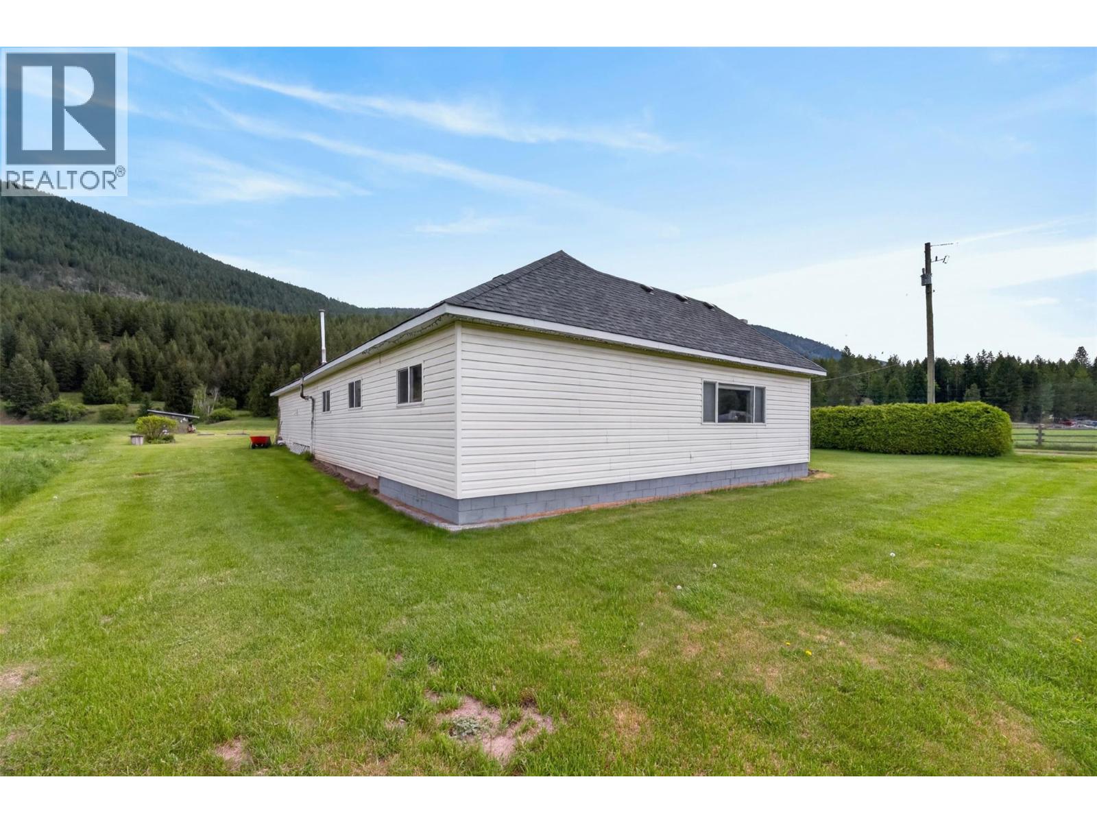 1403 Salmon River Road, Salmon Arm, British Columbia  V1E 3H3 - Photo 53 - 10387936