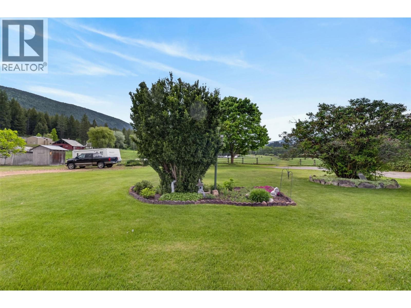 1403 Salmon River Road, Salmon Arm, British Columbia  V1E 3H3 - Photo 62 - 10387936