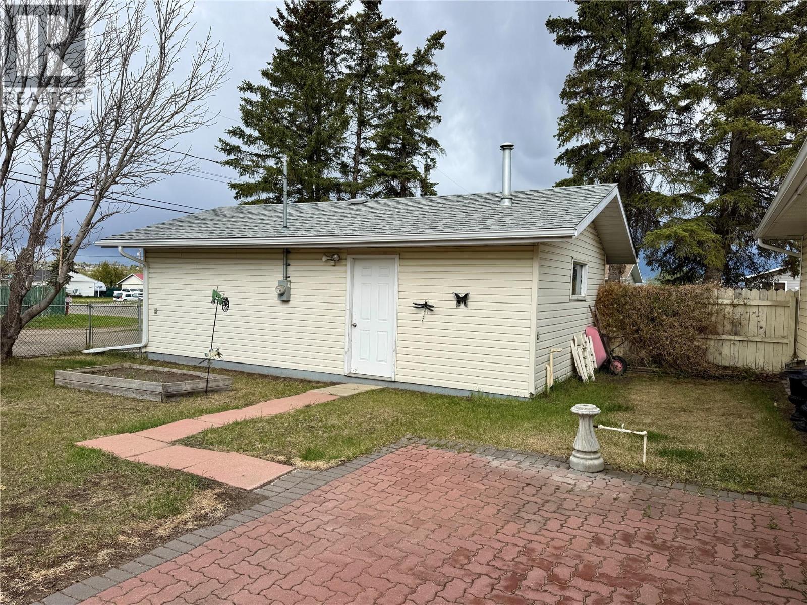 1300 116 Avenue, Dawson Creek, British Columbia  V1G 3E7 - Photo 20 - 10388157
