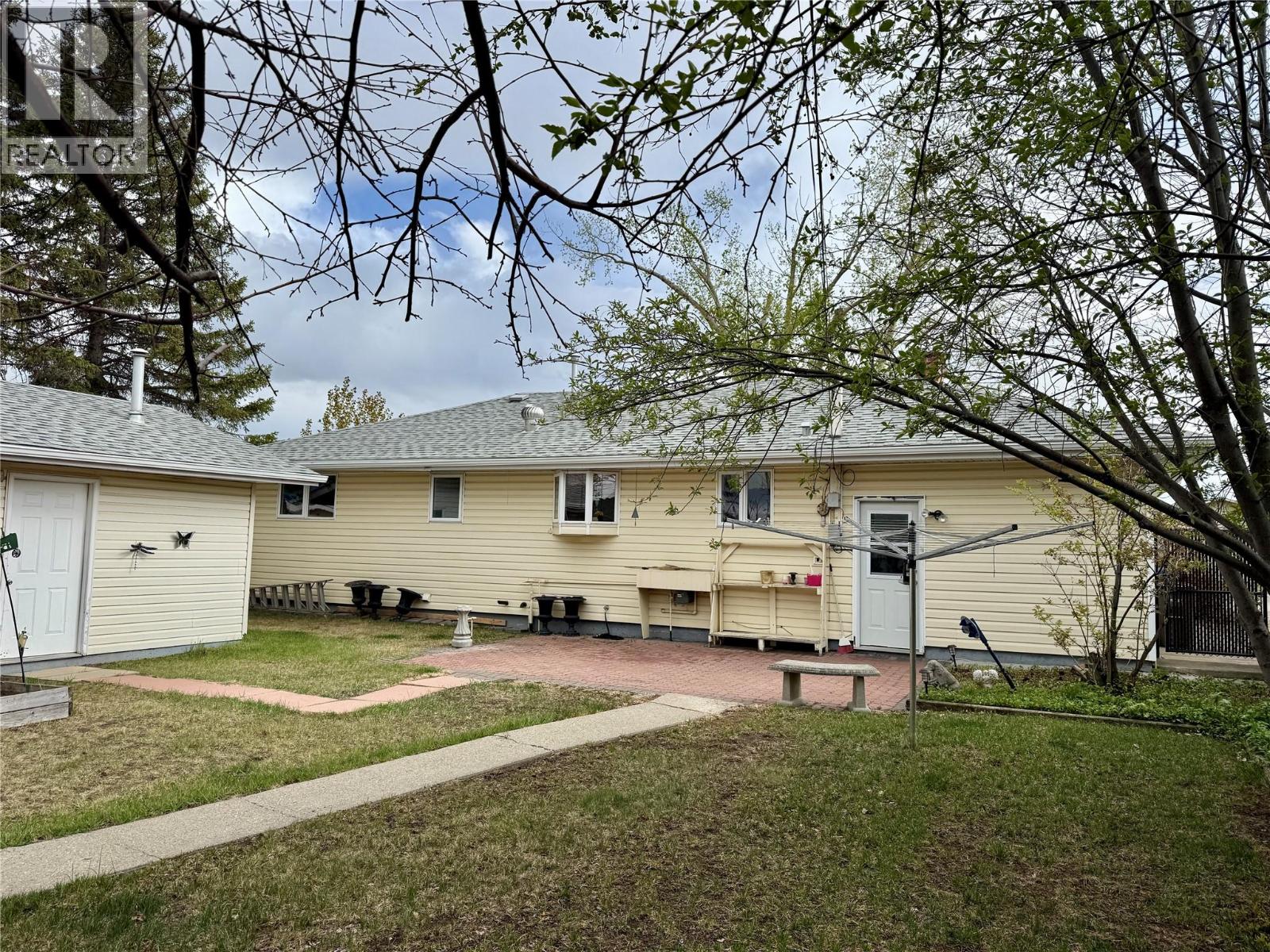 1300 116 Avenue, Dawson Creek, British Columbia  V1G 3E7 - Photo 21 - 10388157
