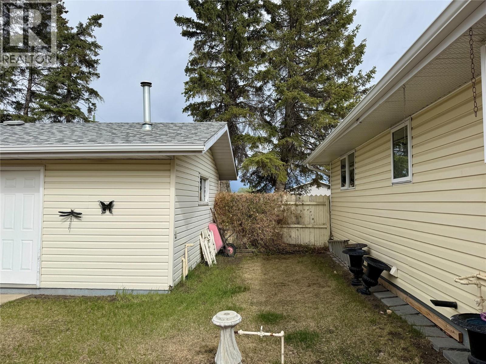 1300 116 Avenue, Dawson Creek, British Columbia  V1G 3E7 - Photo 25 - 10388157