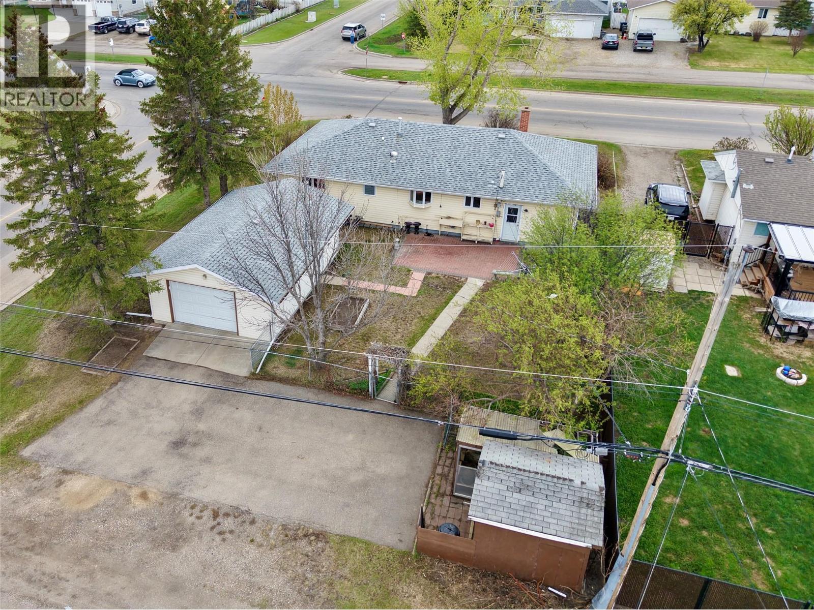1300 116 Avenue, Dawson Creek, British Columbia  V1G 3E7 - Photo 4 - 10388157