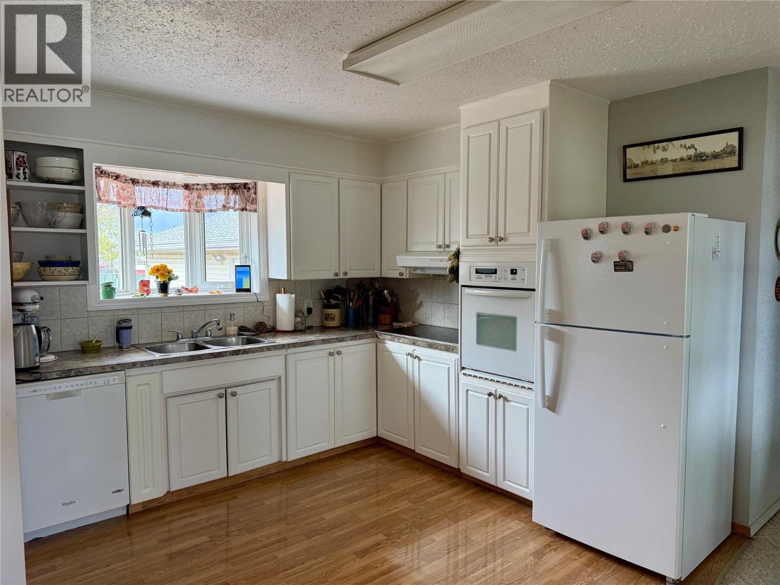 1300 116 Avenue, Dawson Creek, British Columbia  V1G 3E7 - Photo 5 - 10388157