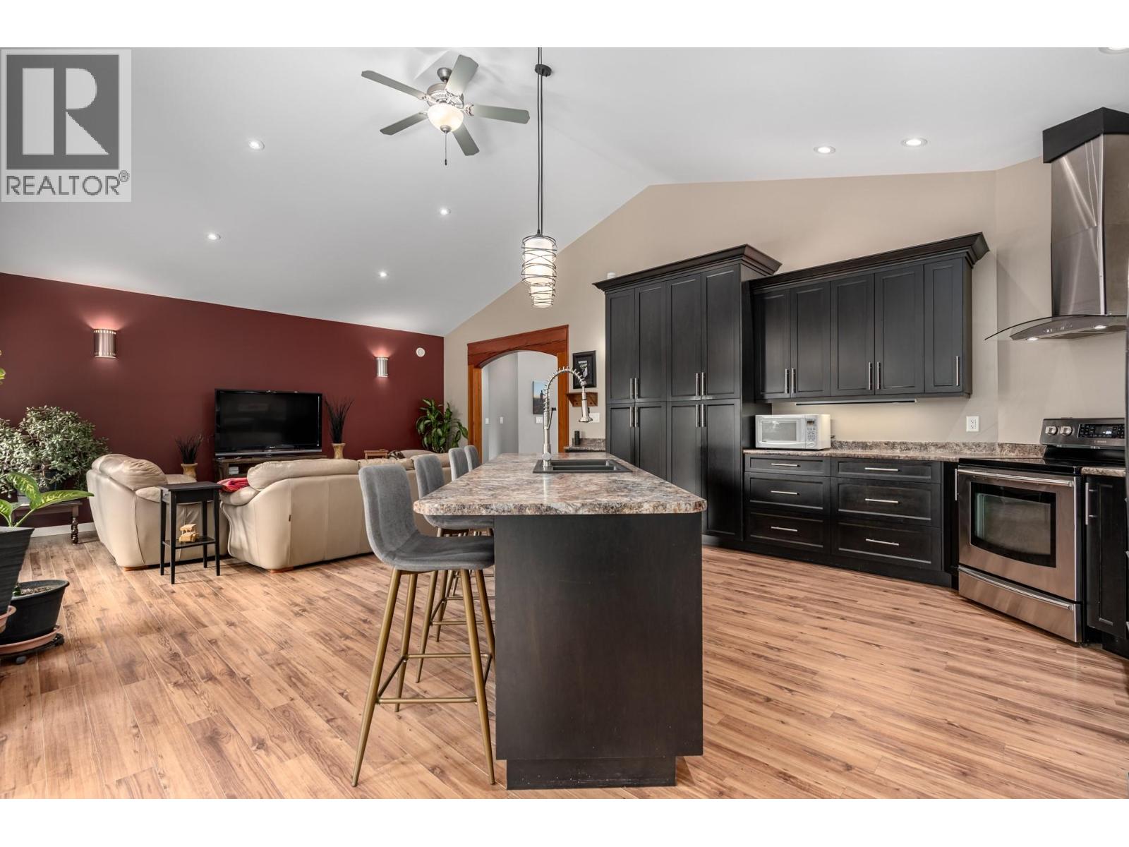 787 Crescent Bay Road, Nakusp, British Columbia  V0G 1R1 - Photo 10 - 10387999