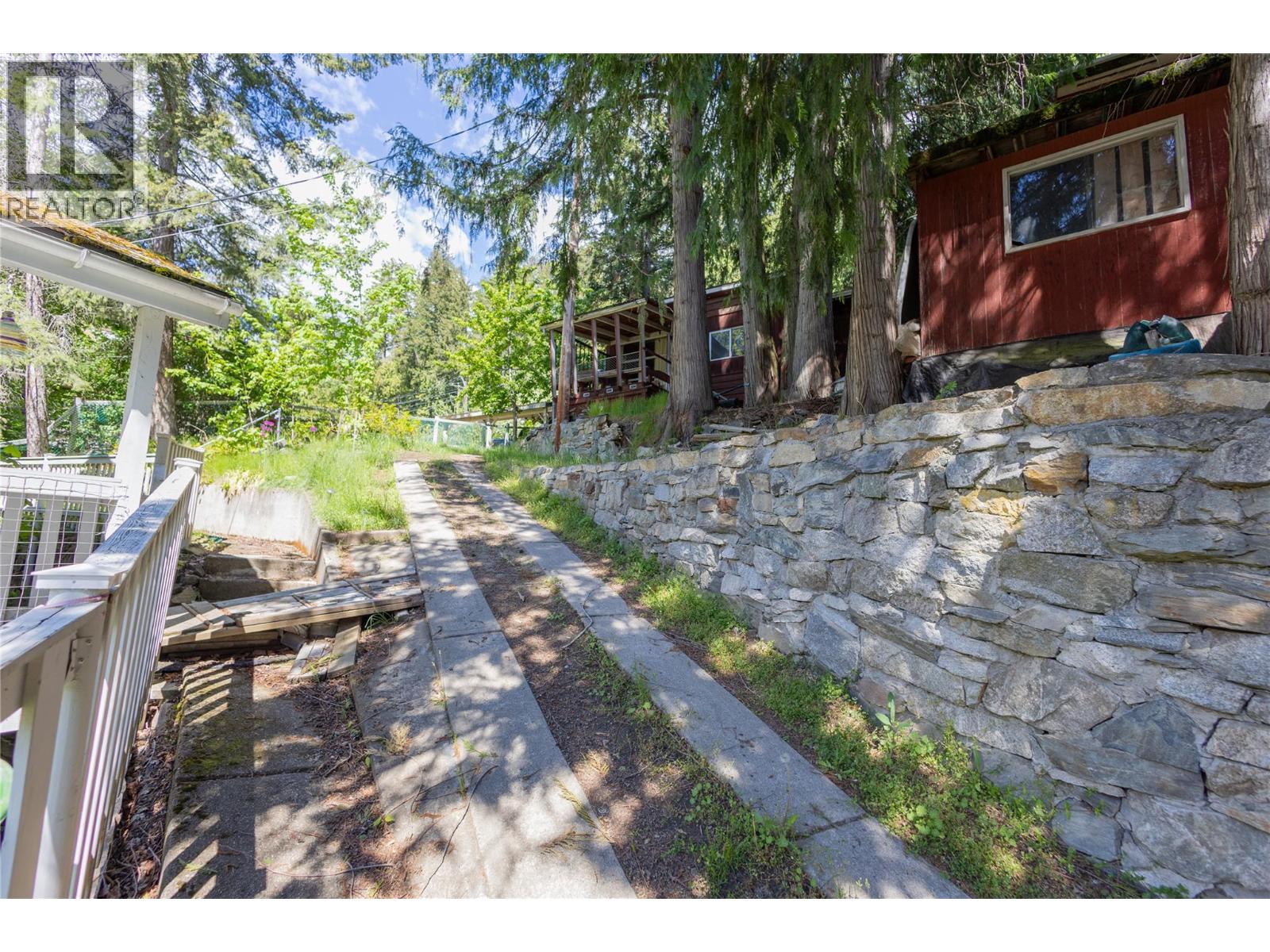 6728 3a Highway, Nelson, British Columbia  V1L 6S2 - Photo 26 - 10387939