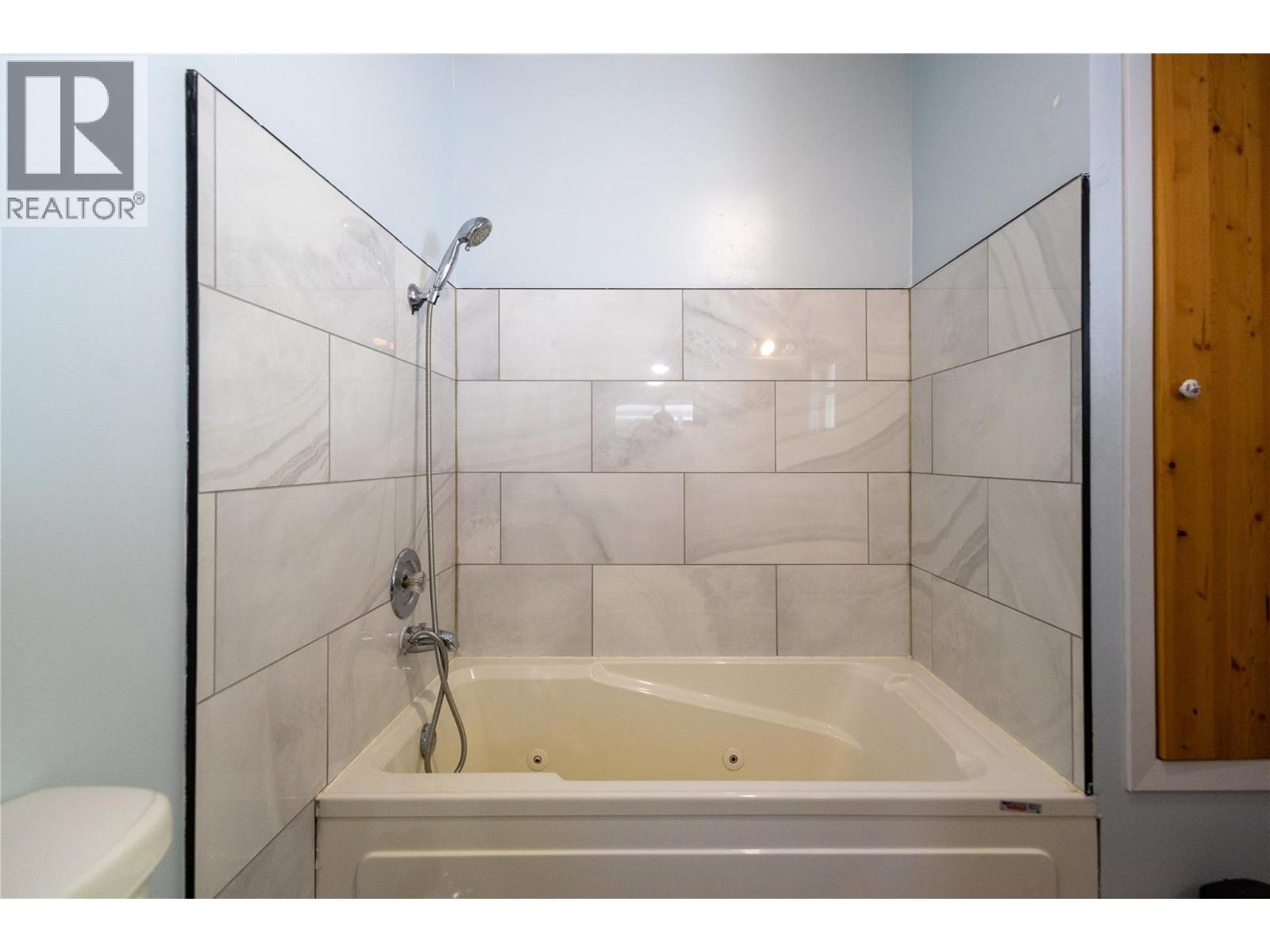 6728 3a Highway, Nelson, British Columbia  V1L 6S2 - Photo 49 - 10387939