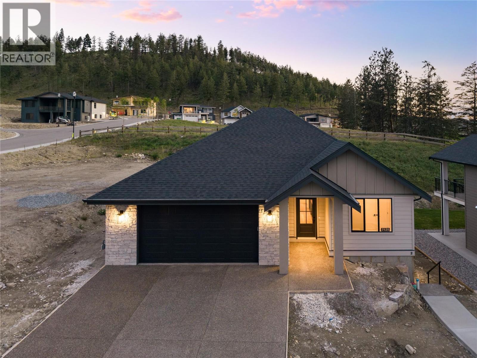 2125 Montenegro Drive, kelowna, British Columbia