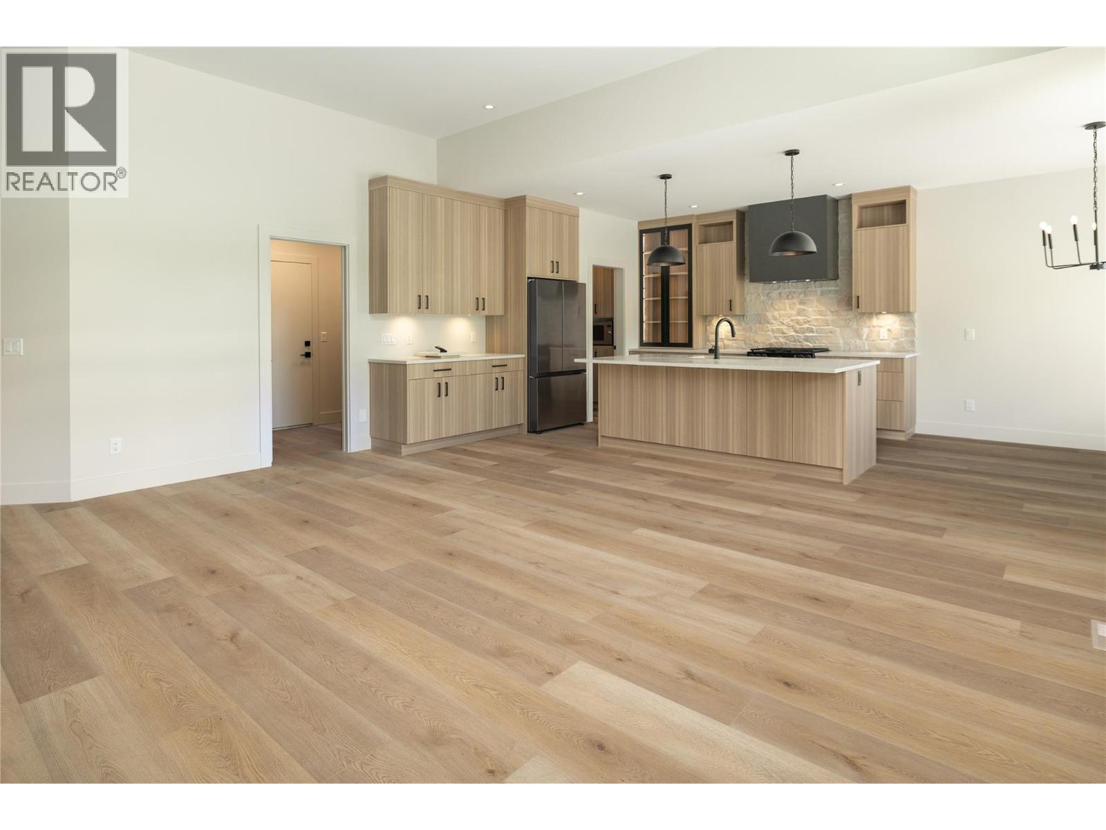 2125 Montenegro Drive, Kelowna, British Columbia  V1P 0B2 - Photo 12 - 10387399