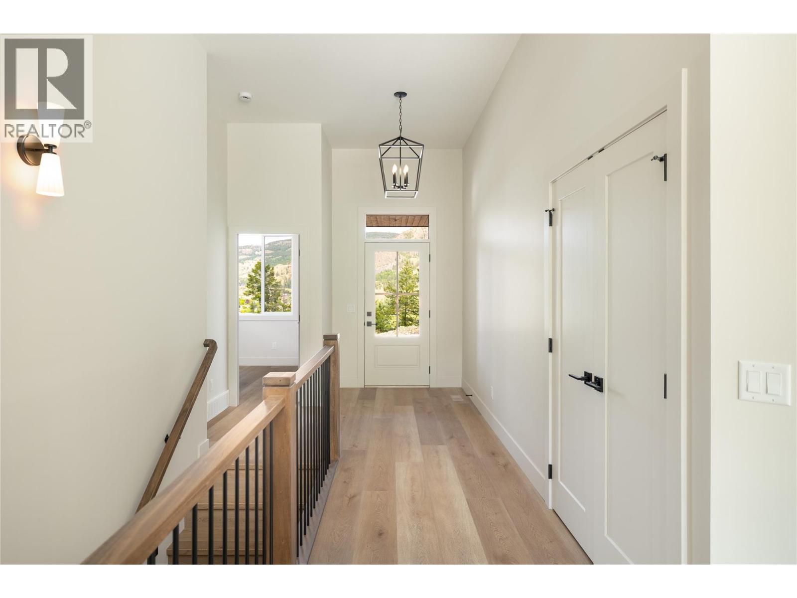 2125 Montenegro Drive, Kelowna, British Columbia  V1P 0B2 - Photo 24 - 10387399