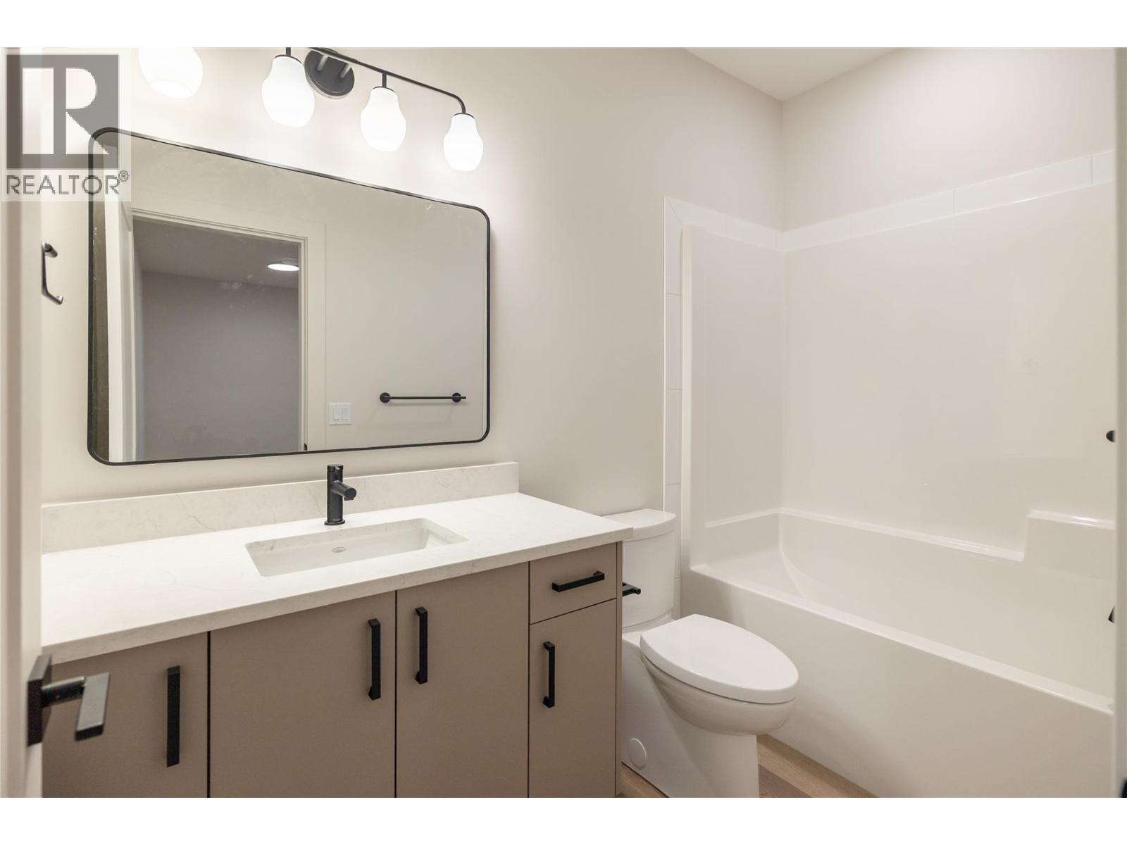 2125 Montenegro Drive, Kelowna, British Columbia  V1P 0B2 - Photo 33 - 10387399