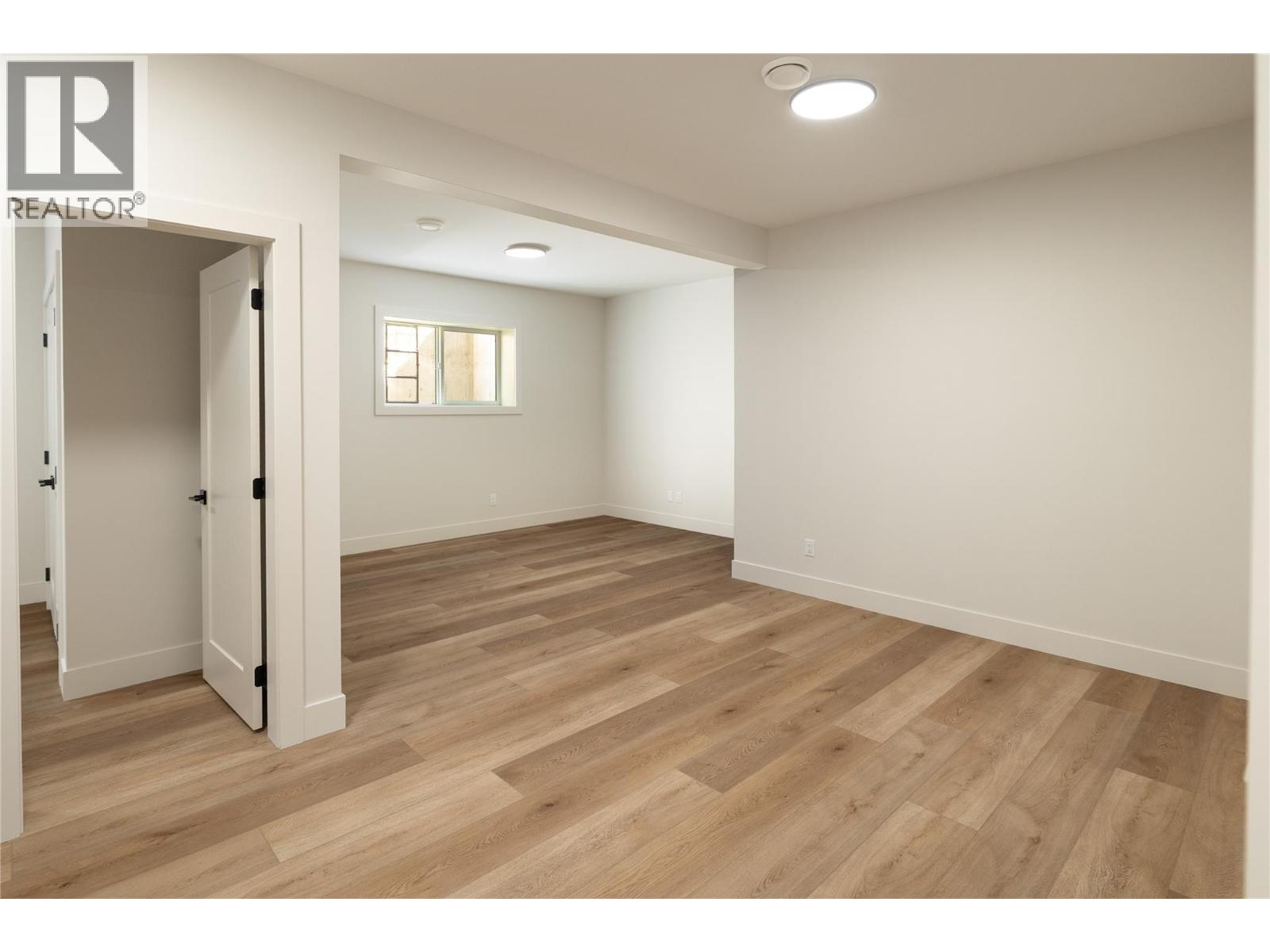 2125 Montenegro Drive, Kelowna, British Columbia  V1P 0B2 - Photo 34 - 10387399