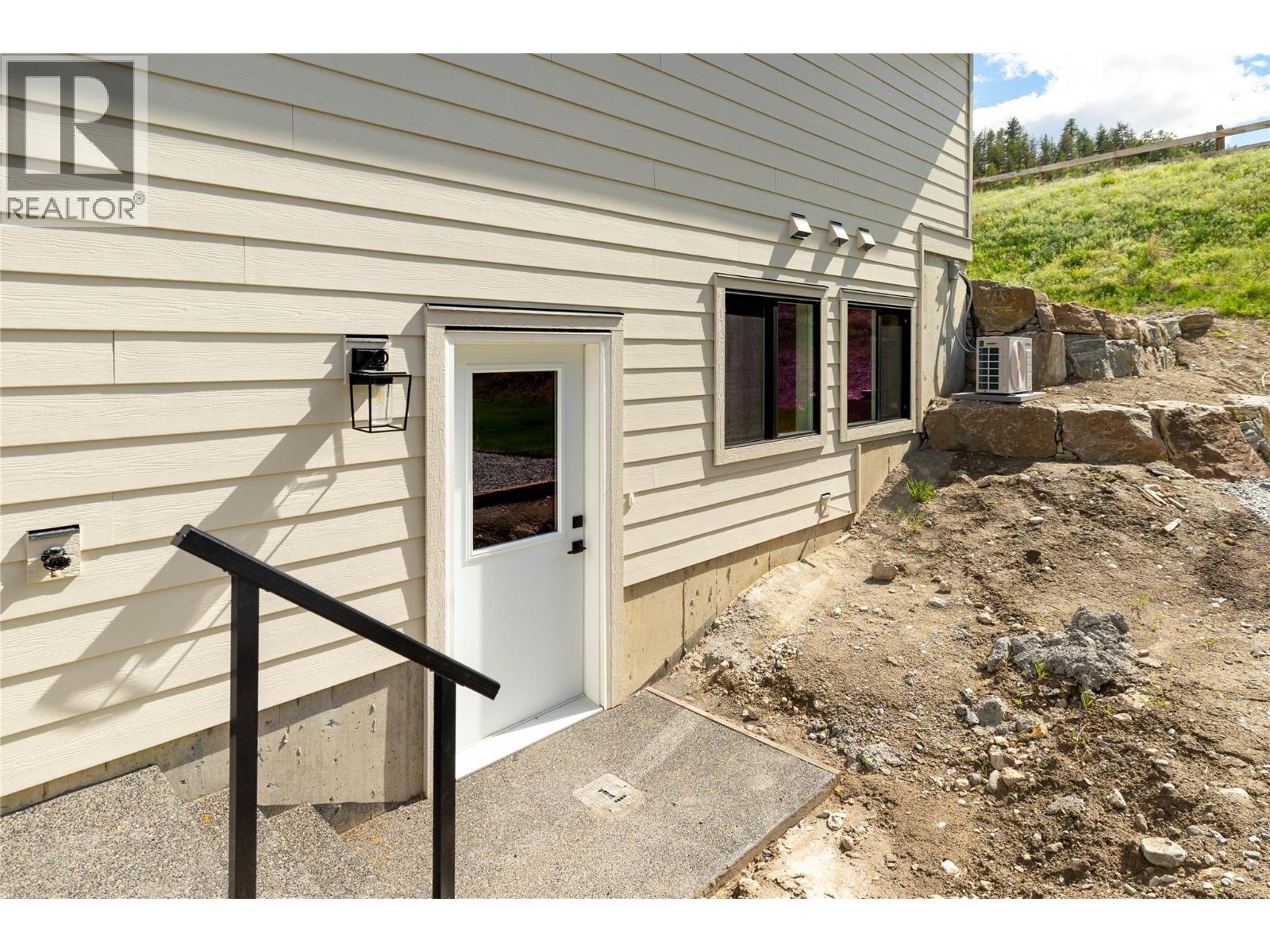 2125 Montenegro Drive, Kelowna, British Columbia  V1P 0B2 - Photo 48 - 10387399