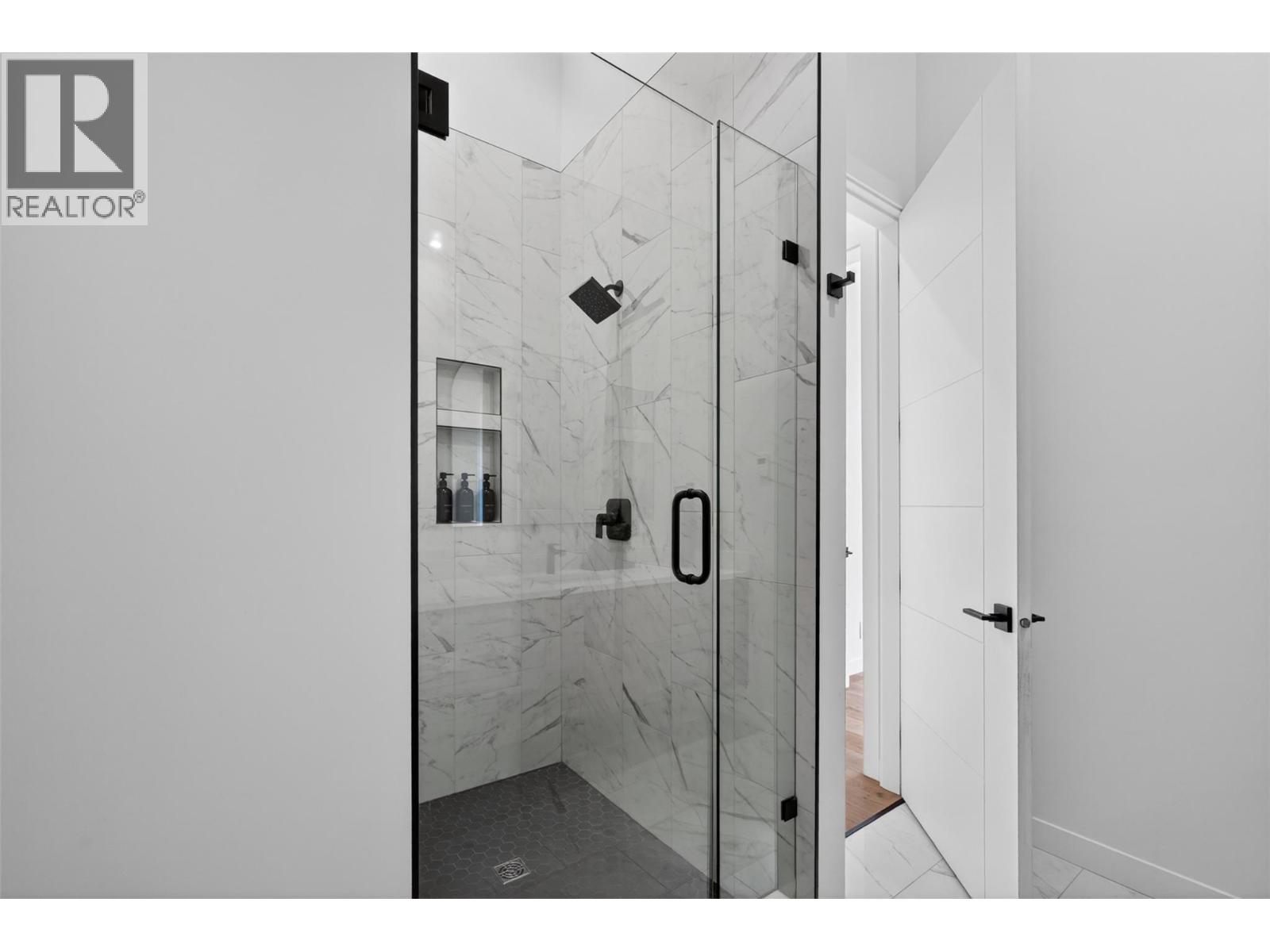 10255 Beacon Hill Drive, Lake Country, British Columbia  V4V 0A9 - Photo 31 - 10387014