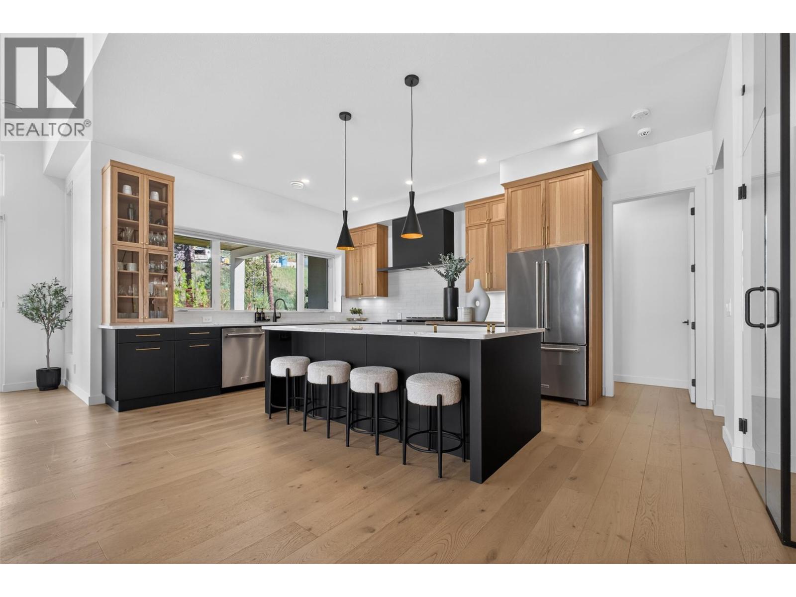 10255 Beacon Hill Drive, Lake Country, British Columbia  V4V 0A9 - Photo 5 - 10387014