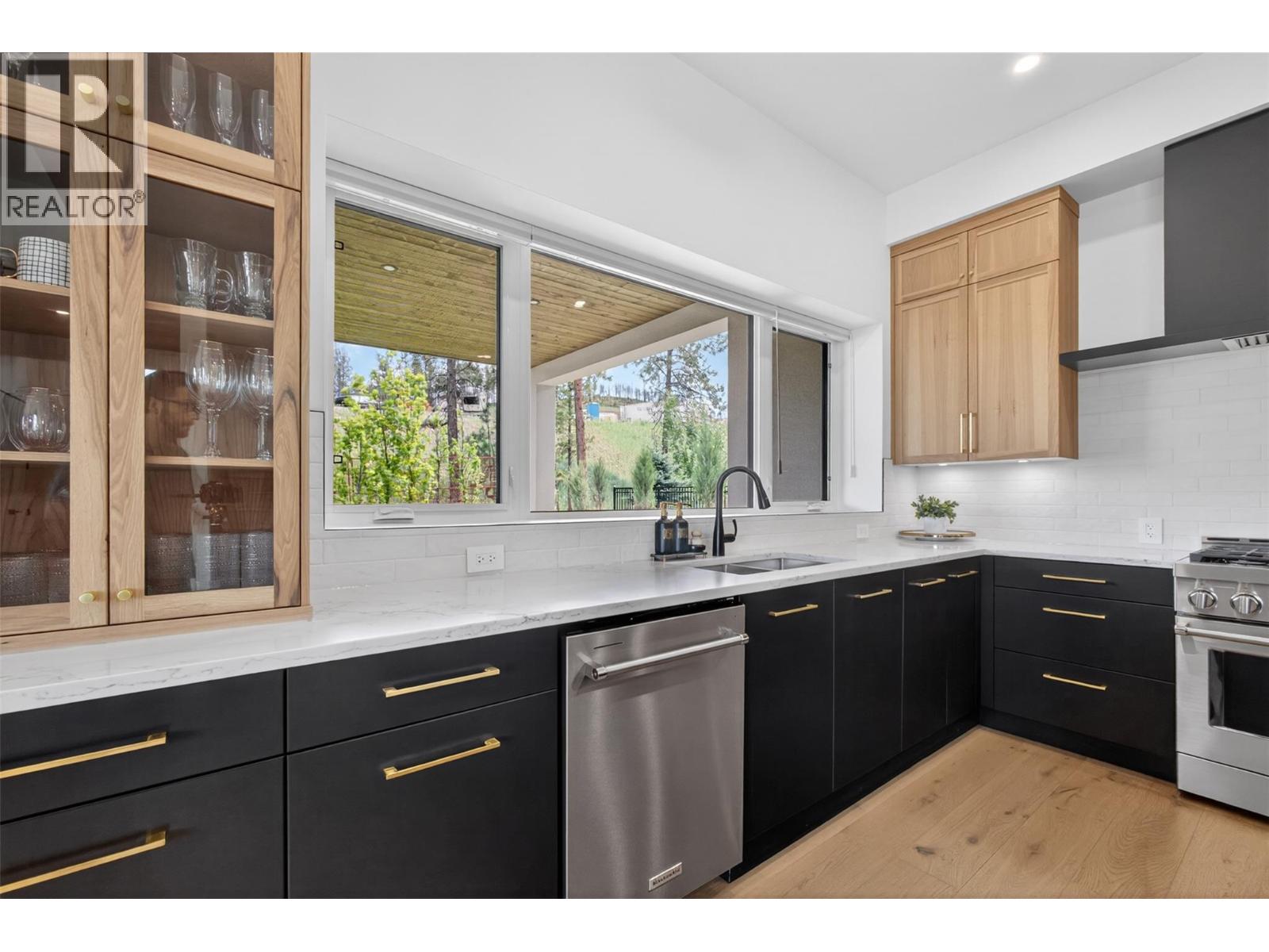 10255 Beacon Hill Drive, Lake Country, British Columbia  V4V 0A9 - Photo 7 - 10387014