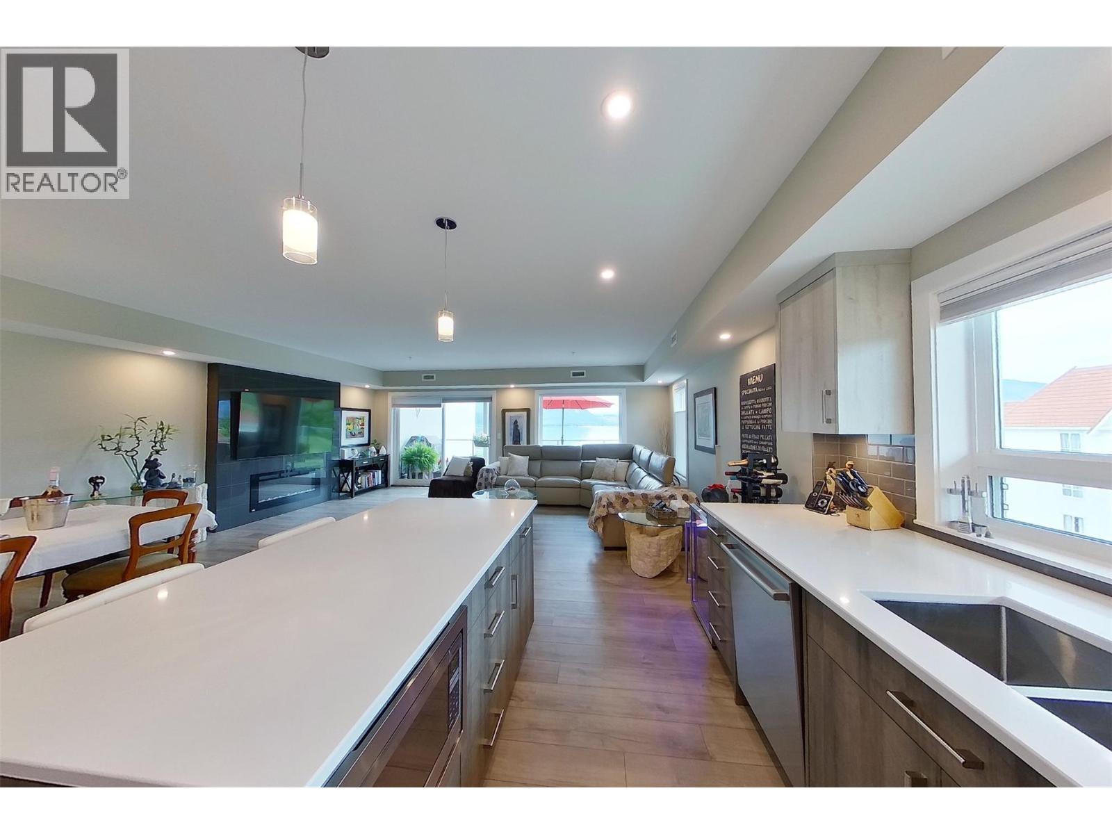 131 Harbourfront Drive Ne Unit# 503, Salmon Arm, British Columbia  V1E 0G4 - Photo 10 - 10388263