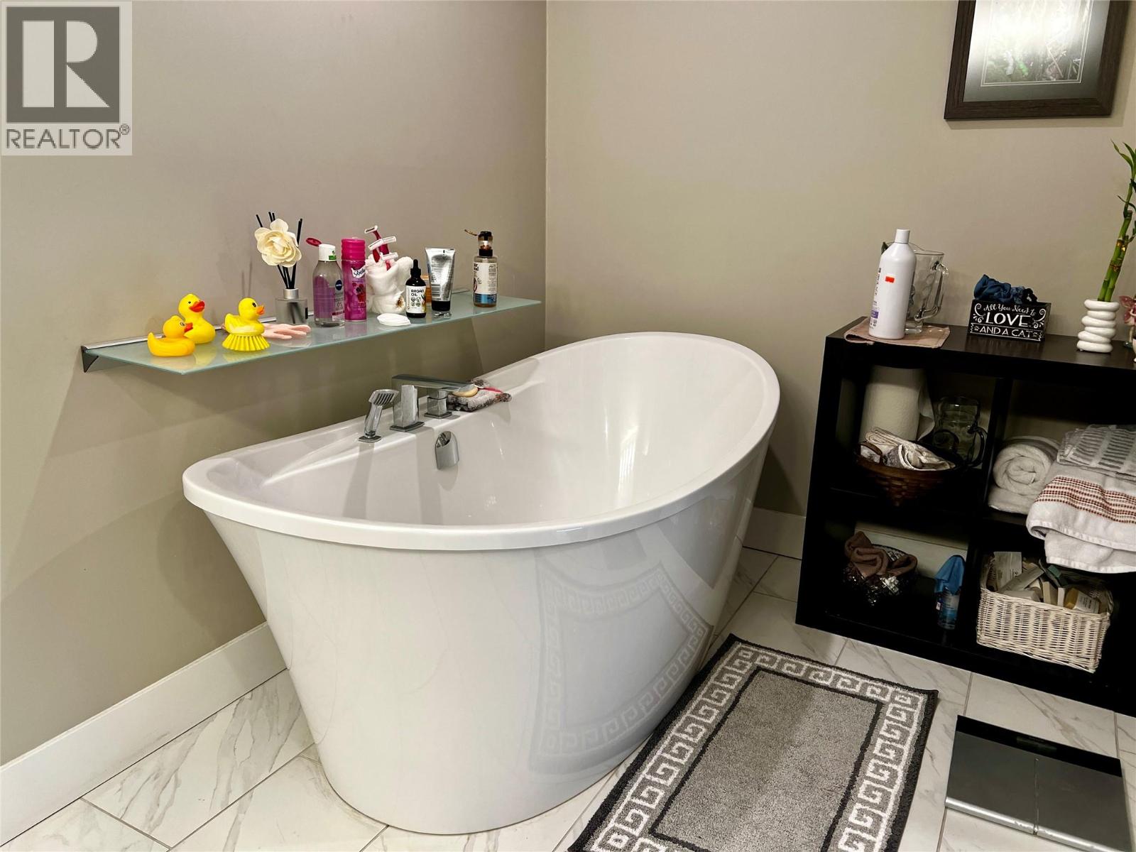 131 Harbourfront Drive Ne Unit# 503, Salmon Arm, British Columbia  V1E 0G4 - Photo 29 - 10388263