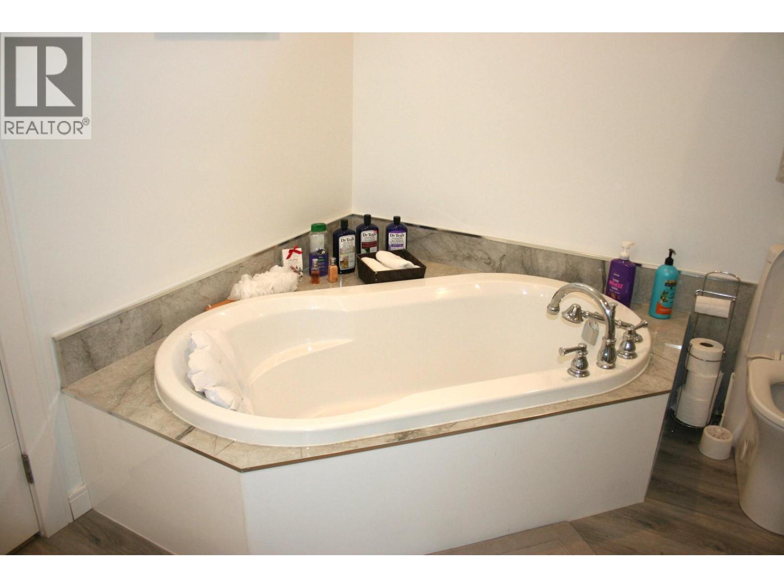651/653 Stansfield Road, Kamloops, British Columbia  V2B 6M2 - Photo 10 - 10386040