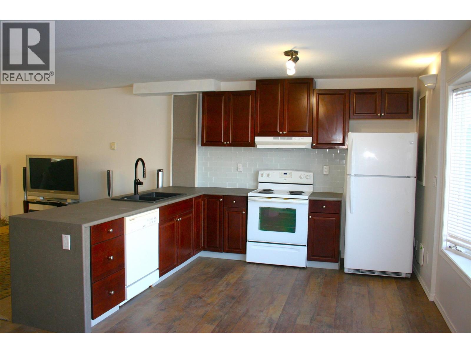 651/653 Stansfield Road, Kamloops, British Columbia  V2B 6M2 - Photo 29 - 10386040