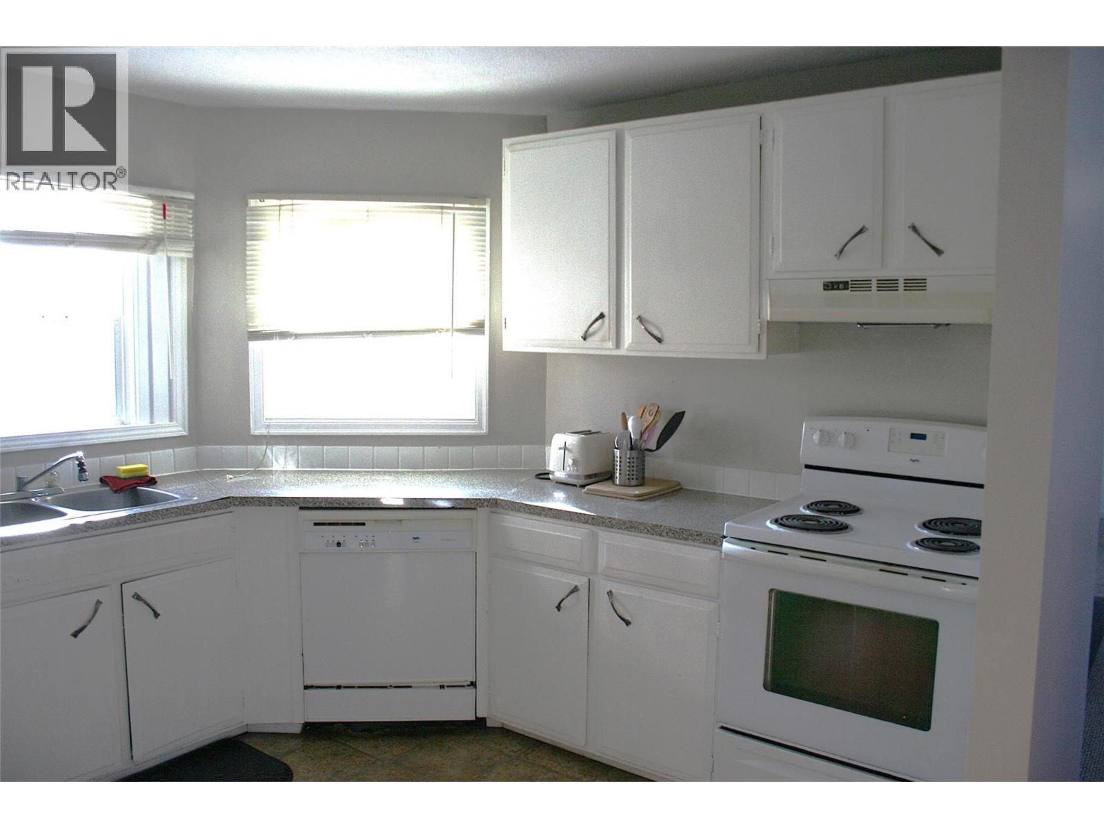 651/653 Stansfield Road, Kamloops, British Columbia  V2B 6M2 - Photo 36 - 10386040