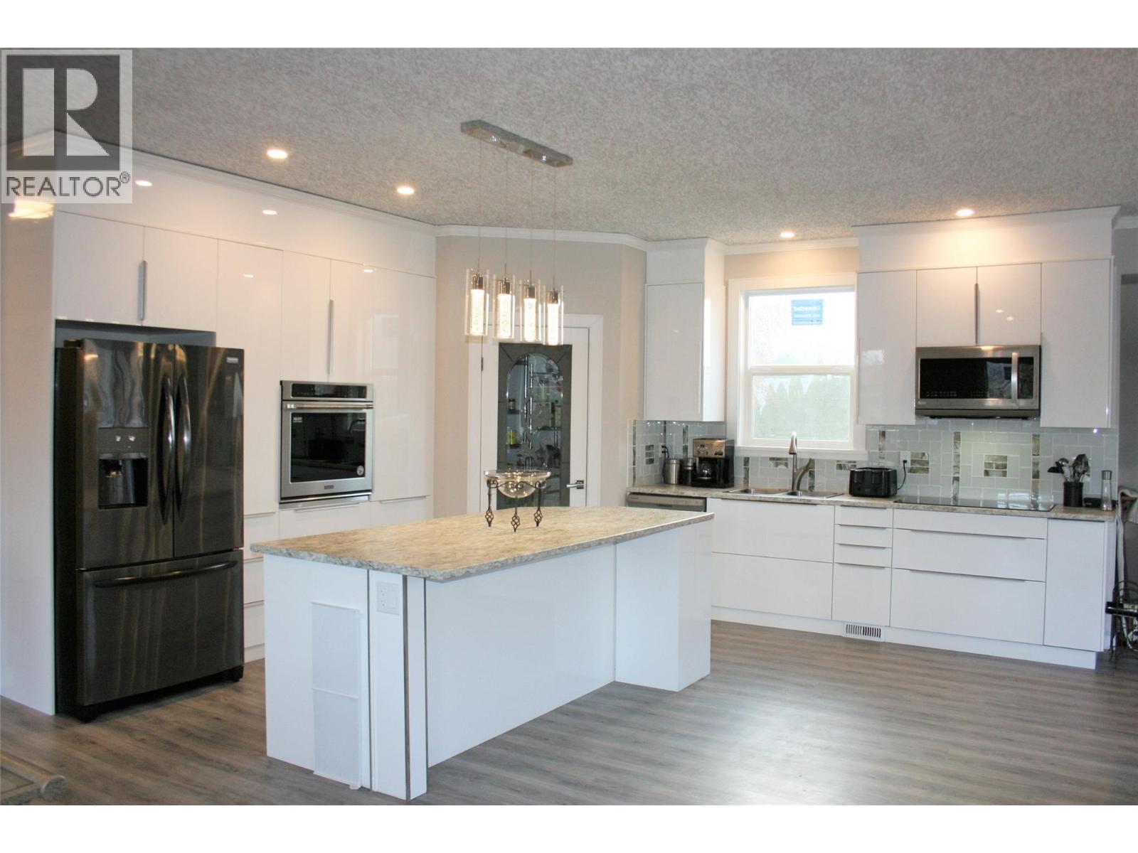 651/653 Stansfield Road, Kamloops, British Columbia  V2B 6M2 - Photo 5 - 10386040