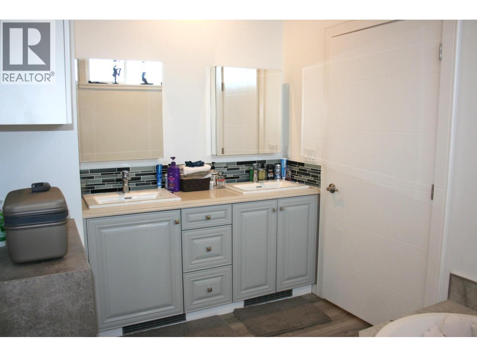 651/653 Stansfield Road, Kamloops, British Columbia  V2B 6M2 - Photo 8 - 10386040