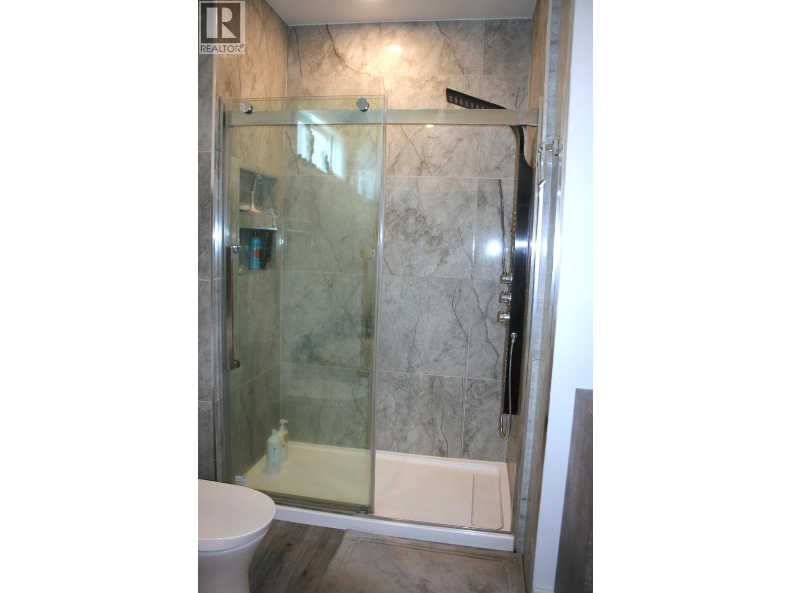651/653 Stansfield Road, Kamloops, British Columbia  V2B 6M2 - Photo 9 - 10386040