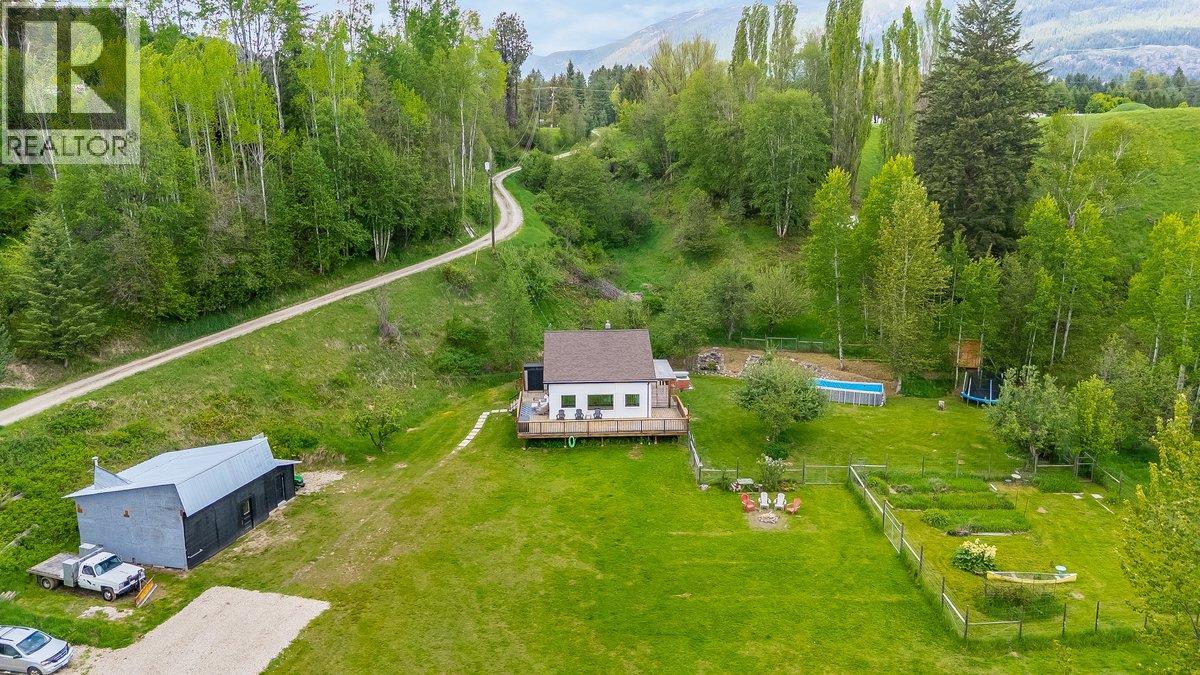 3678 Krestova Cemetery Road, Krestova, British Columbia  V0G 1H2 - Photo 4 - 10388229