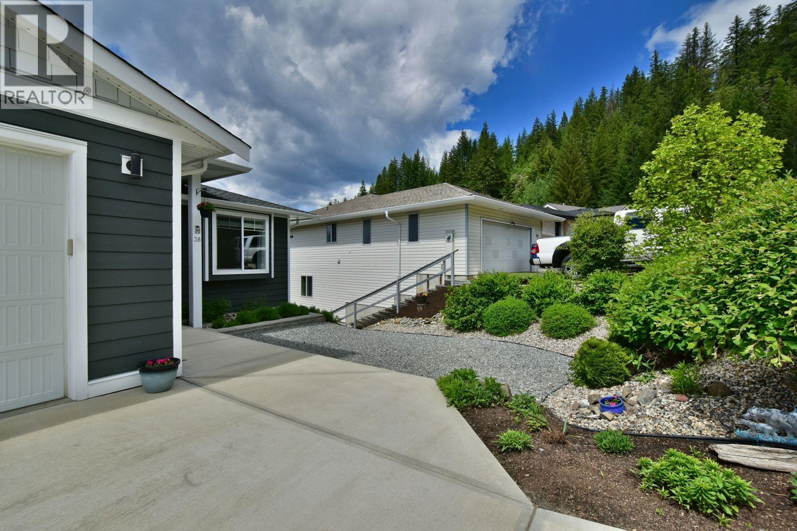 2592 Alpen Paradies Road Unit# 38, Blind Bay, British Columbia  V0E 1H1 - Photo 57 - 10387905