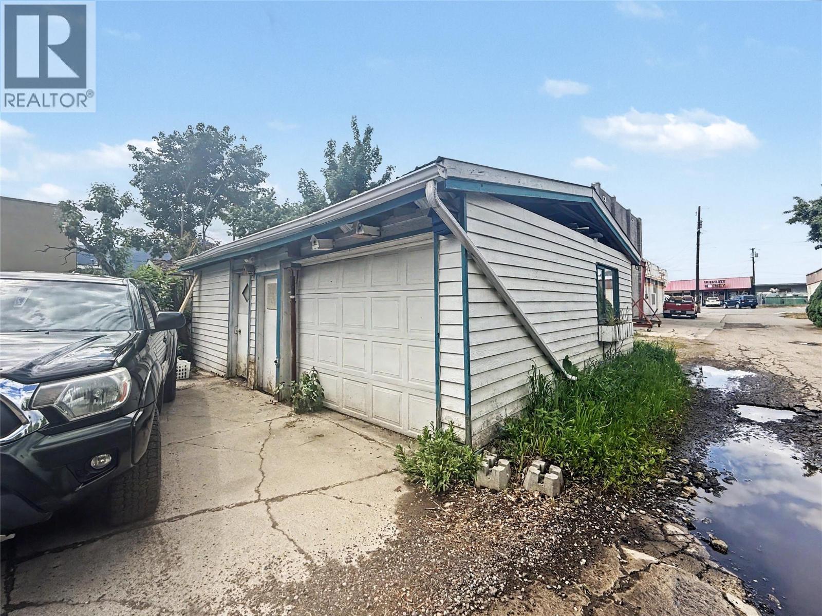 7461 2nd Street, Grand Forks, British Columbia  V0H 1H0 - Photo 3 - 10388007