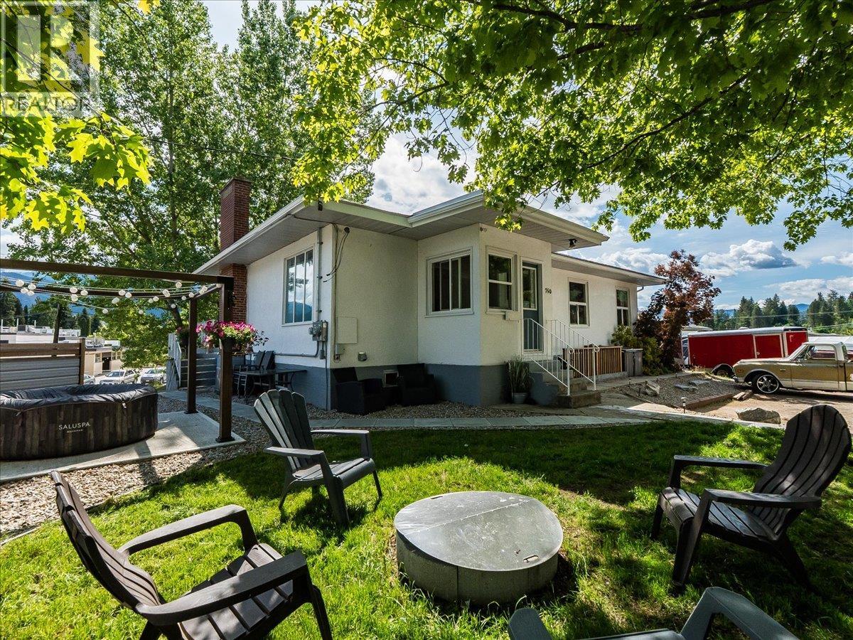 750 7th Avenue, castlegar, British Columbia