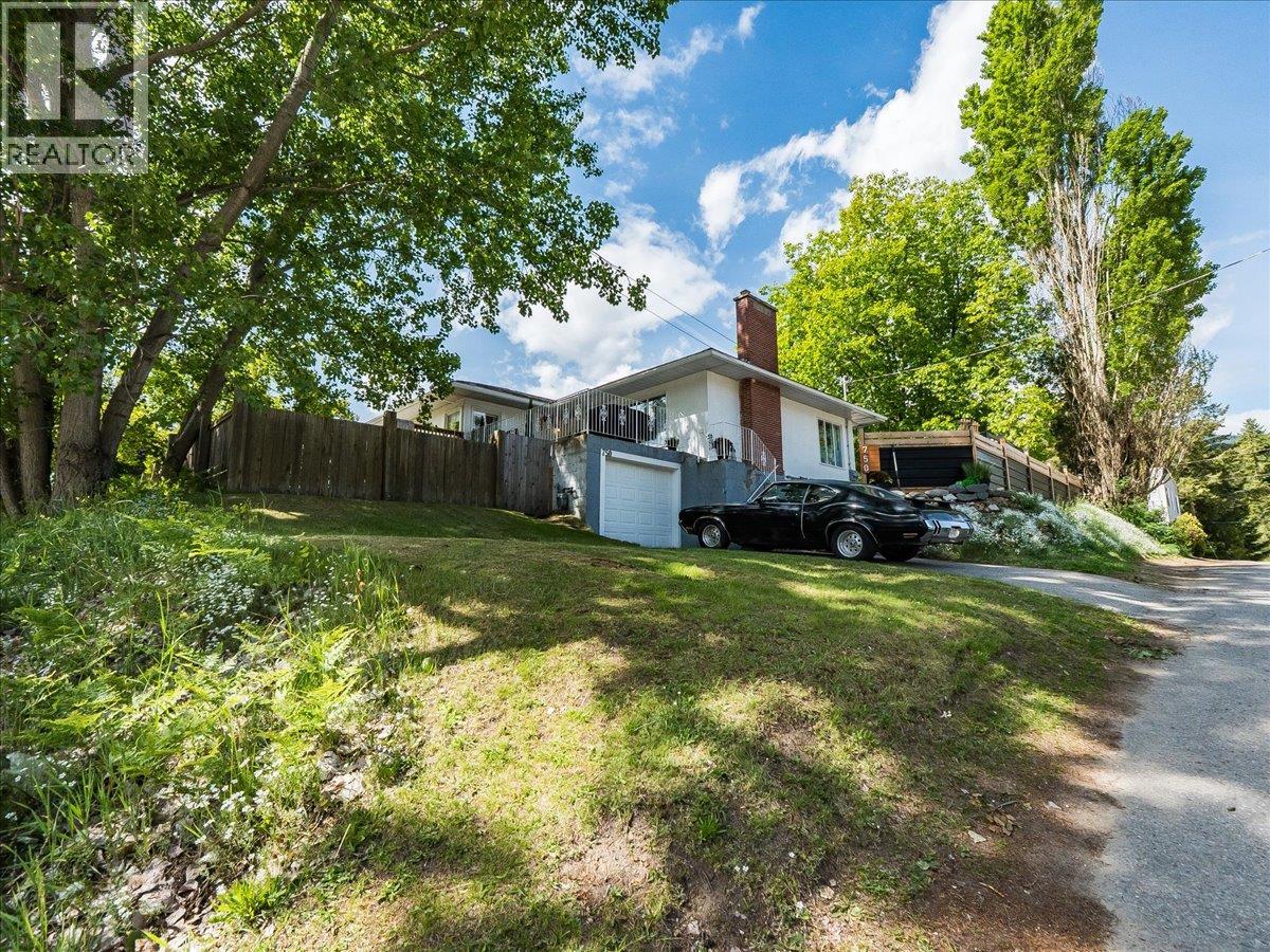 750 7th Avenue, Castlegar, British Columbia  V1N 1R7 - Photo 10 - 10388074