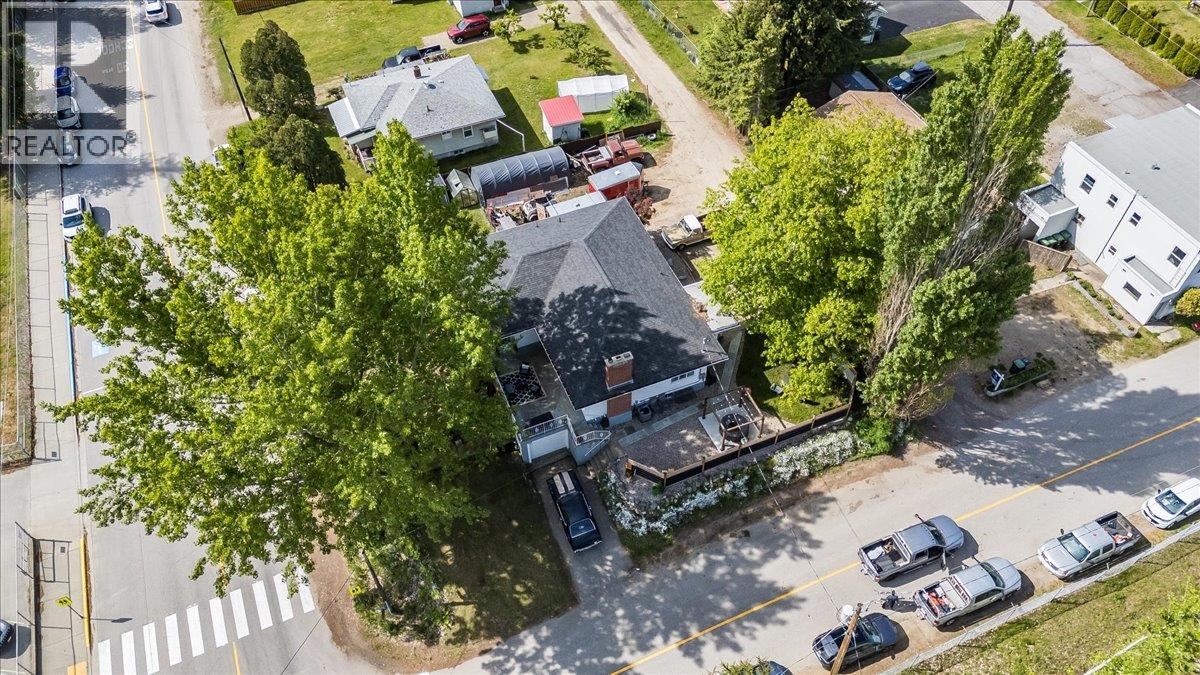 750 7th Avenue, Castlegar, British Columbia  V1N 1R7 - Photo 12 - 10388074