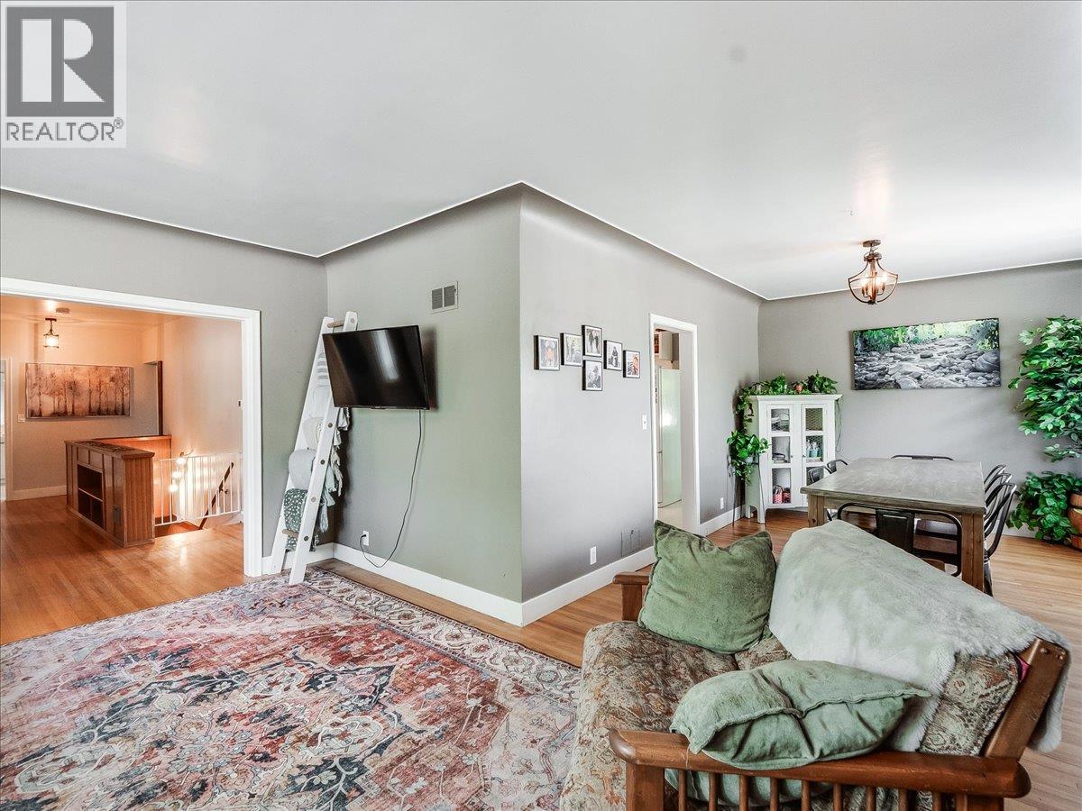750 7th Avenue, Castlegar, British Columbia  V1N 1R7 - Photo 19 - 10388074