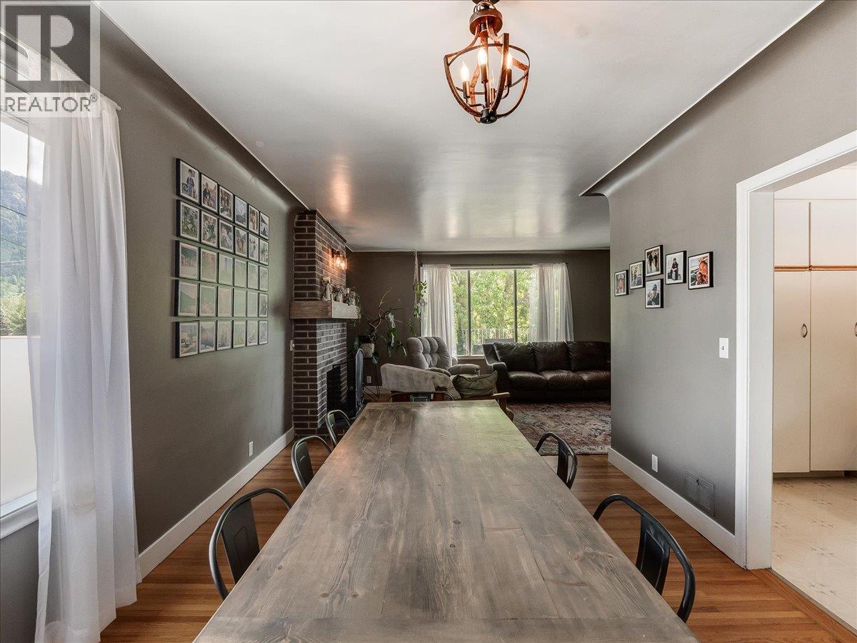 750 7th Avenue, Castlegar, British Columbia  V1N 1R7 - Photo 21 - 10388074