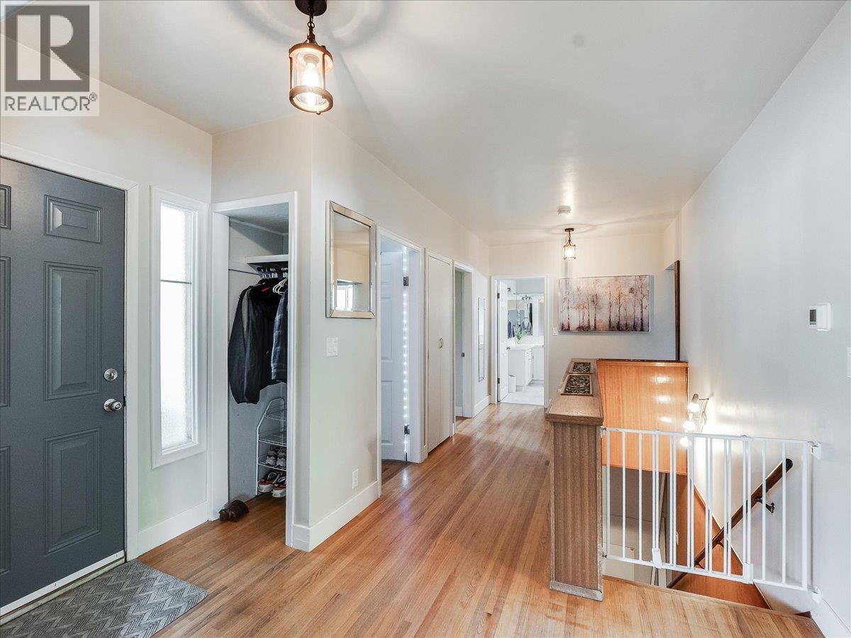 750 7th Avenue, Castlegar, British Columbia  V1N 1R7 - Photo 29 - 10388074