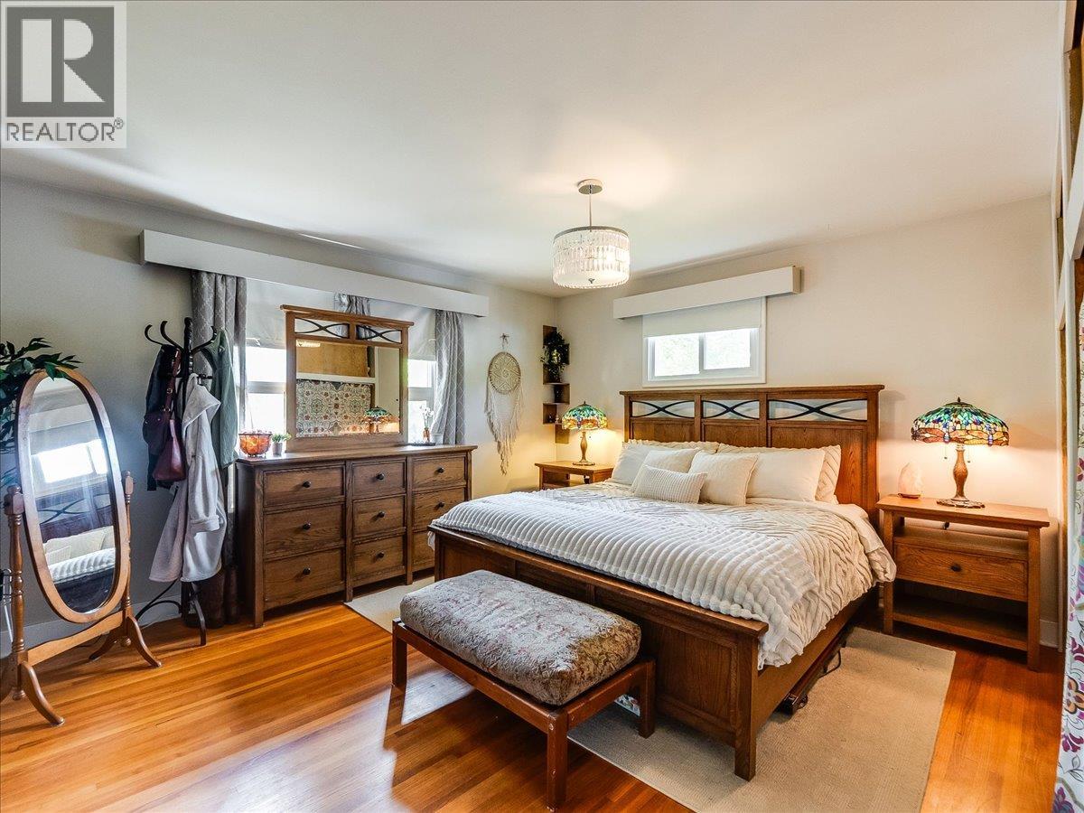 750 7th Avenue, Castlegar, British Columbia  V1N 1R7 - Photo 33 - 10388074