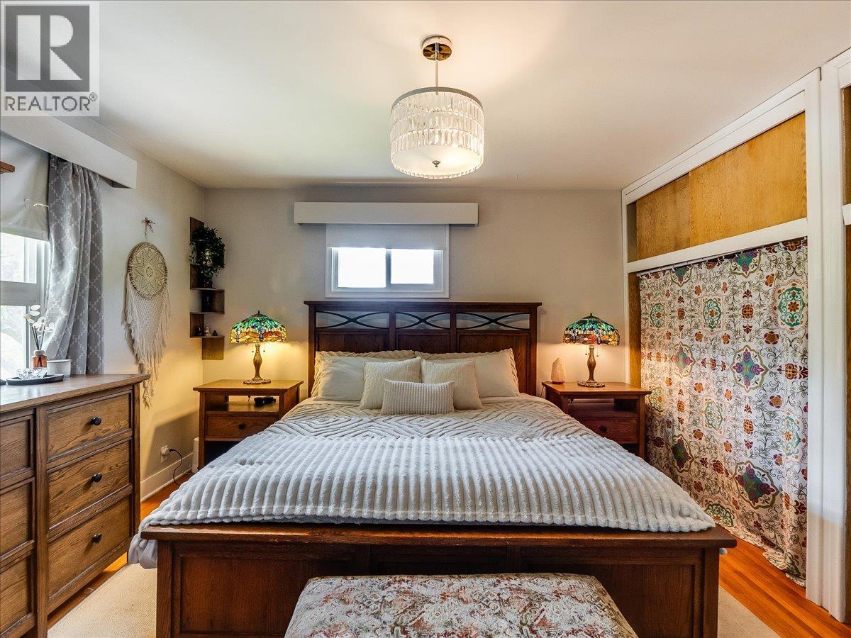 750 7th Avenue, Castlegar, British Columbia  V1N 1R7 - Photo 34 - 10388074