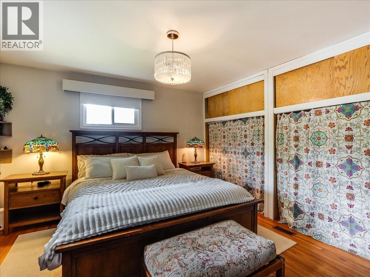 750 7th Avenue, Castlegar, British Columbia  V1N 1R7 - Photo 35 - 10388074