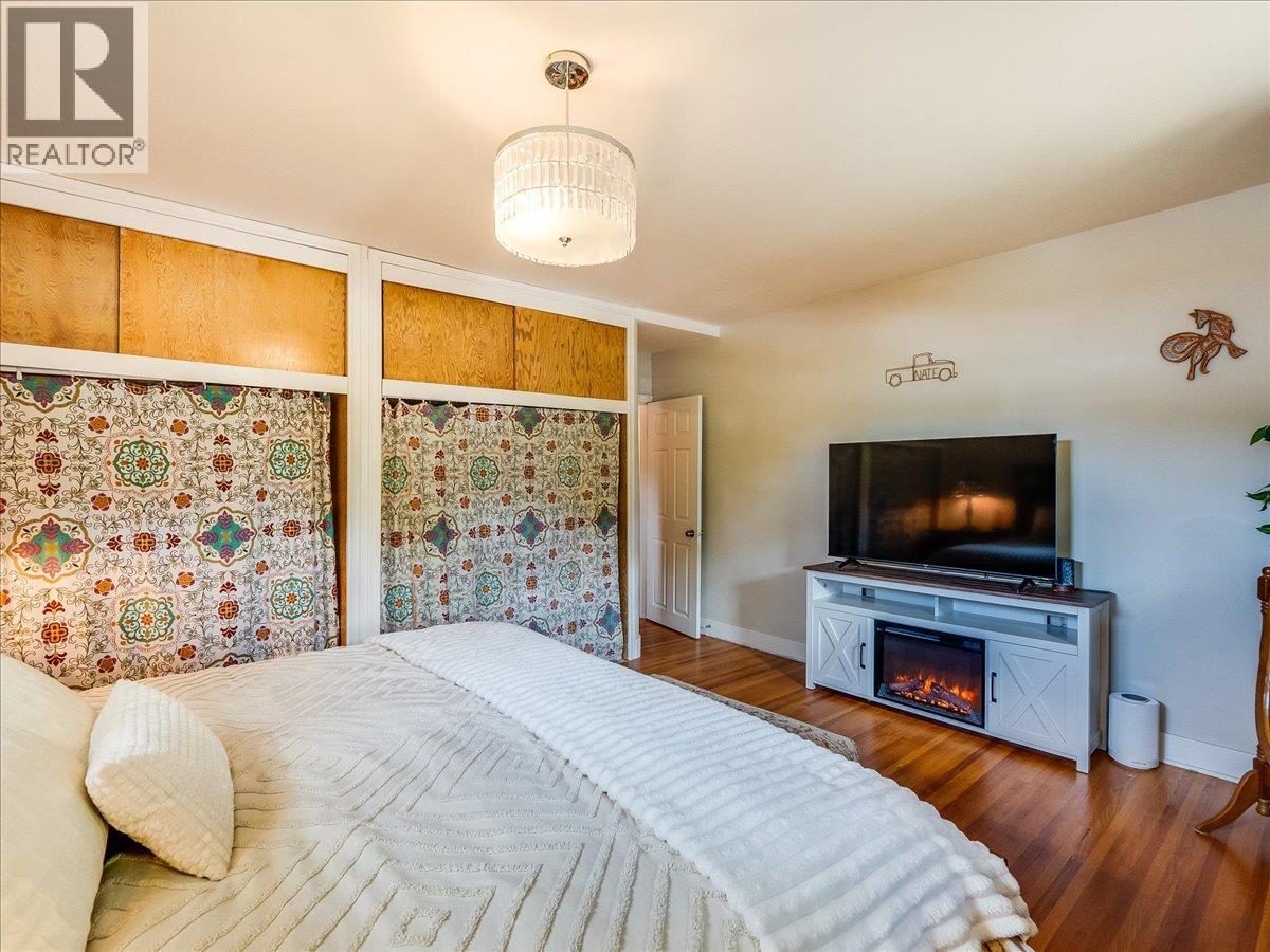 750 7th Avenue, Castlegar, British Columbia  V1N 1R7 - Photo 36 - 10388074