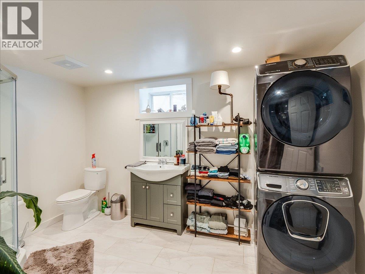 750 7th Avenue, Castlegar, British Columbia  V1N 1R7 - Photo 56 - 10388074
