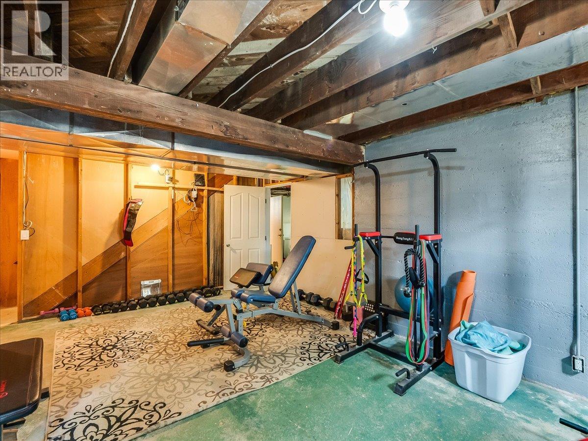750 7th Avenue, Castlegar, British Columbia  V1N 1R7 - Photo 61 - 10388074