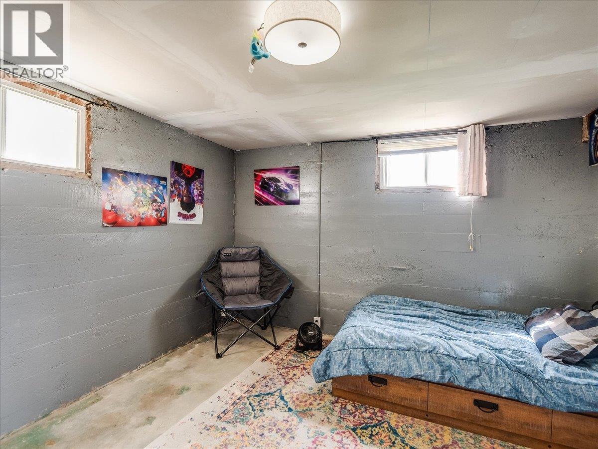 750 7th Avenue, Castlegar, British Columbia  V1N 1R7 - Photo 62 - 10388074