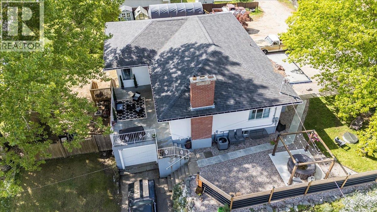 750 7th Avenue, Castlegar, British Columbia  V1N 1R7 - Photo 80 - 10388074