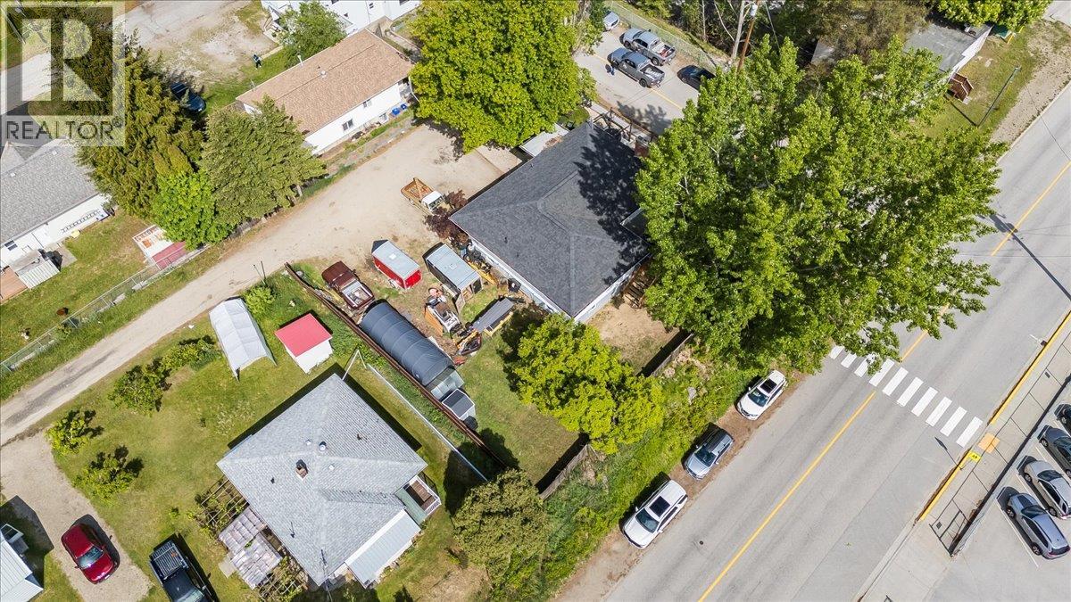 750 7th Avenue, Castlegar, British Columbia  V1N 1R7 - Photo 81 - 10388074