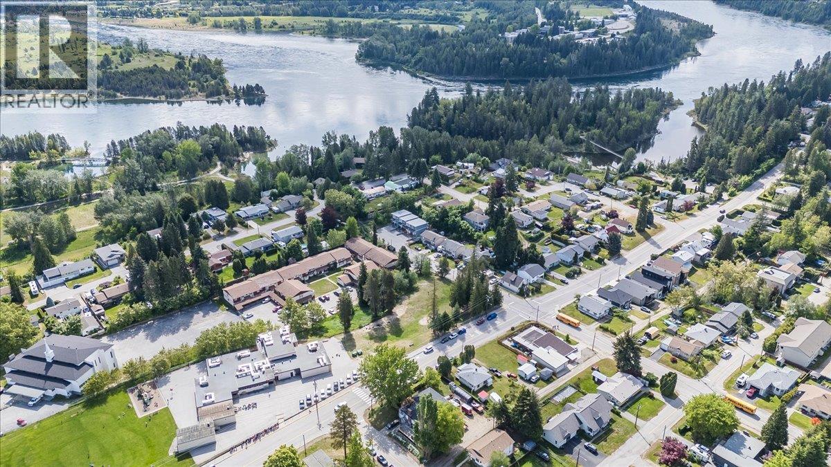 750 7th Avenue, Castlegar, British Columbia  V1N 1R7 - Photo 87 - 10388074