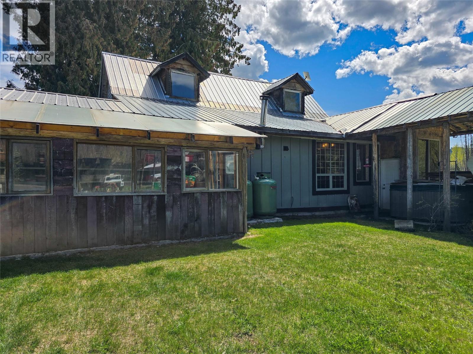 650 Trinity Valley Road, Lumby, British Columbia  V0E 2G4 - Photo 5 - 10388122