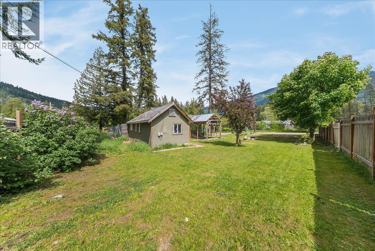 2018 Tarrys Road, Castlegar, British Columbia  V1N 4N1 - Photo 12 - 10387871